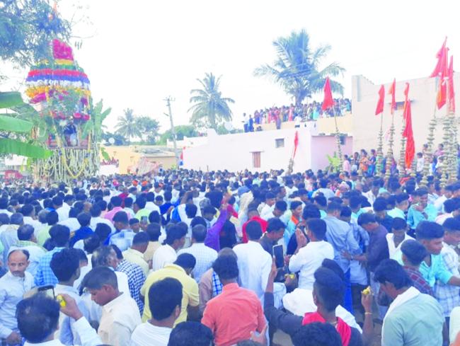 ಸಂಭ್ರಮದ ಕಂಠಿ ಬಸವೇಶ್ವರ ಸ್ವಾಮಿಯ ರಥೋತ್ಸವ