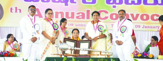 ವೇದರಾಣಿ ದಾಸನೂರು, ಡಾ.ಮೀನಾಕ್ಷಿ ಬಾಳಿ ತಾರಾಗೆ ಗೌರವ ಡಾಕ್ಟರೇಟ್ ಪ್ರದಾನ