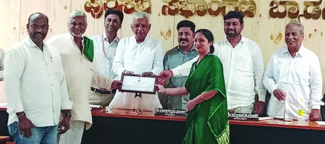 ಗಿಡ ಮರಗಳ ಬೆಳಸಿ ಸಕಲ ಜೀವ ಸಂಕುಲ ಉಳಿಸಿ