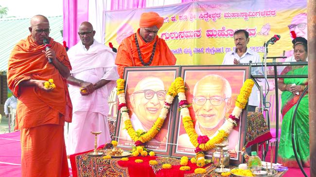 ಗ್ರಾಮಸ್ಥರ ಕಣಕಣದಲ್ಲಿಯೂ ಸಿದ್ದೇಶ್ವರ ಶ್ರೀಗಳು ನೆಲಿಸಿದ್ದಾರೆ: ಶ್ರೀಗಳು 
