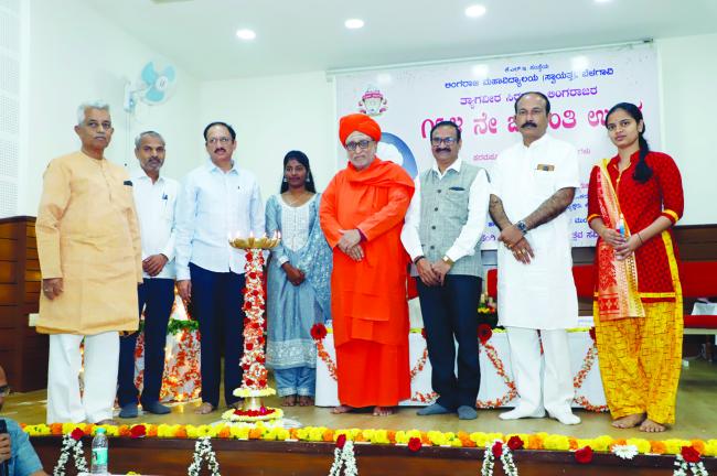 ತ್ಯಾಗವೀರ ಲಿಂಗರಾಜರ ಬದುಕು ಇಂದಿಗೂ ಅಮರ : ಡಾ.ಜಿ.ಜಿ.ಹಿರೇಮಠ 