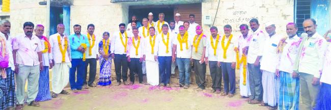 ಪಿಕೆಪಿಎಸ್ ಅಧ್ಯಕ್ಷರಾಗಿ ದಳವಾಯಿ, ಉಪಾಧ್ಯಕ್ಷರಾಗಿ ಮುರಗಟ್ಟಿ ಆಯ್ಕೆ