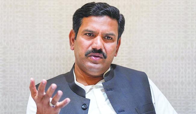 ಡಿಕೆ ಶಿವಕುಮಾರ್‌ ಅಧಿಕಾರವನ್ನು ಒದ್ದು ಕಿತ್ತುಕೊಳ್ಳಲು ತಯಾರಾಗಿದ್ದಾರೆ: ಬಿ.ವೈ.ವಿಜಯೇಂದ್ರ