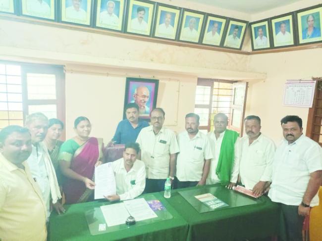 ಪಿ.ಎಲ್‌.ಡಿ ಬ್ಯಾಂಕ್ ಚುನಾವಣೆಗೆ ನಾಮಪತ್ರ ಸಲ್ಲಿಕೆ