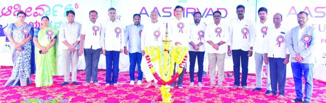  ಆಶೀರ್ವಾದ: ದ್ವಿತೀಯ ಪಿ.ಯುಸಿ ವಿದ್ಯಾರ್ಥಿಗಳಿಗೆ ಪಾದಪೂಜಾ ಕಾರ್ಯಕ್ರಮ