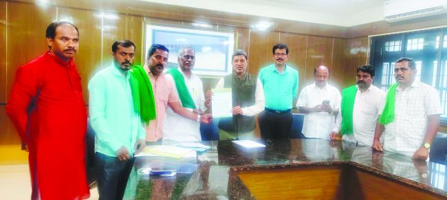 ಕೃಷಿ ಬೆಳೆಗಳಿಗೆ ಸೂಕ್ತ ಬೆಲೆ, ಮಾರಾಟಕ್ಕೆ ಯೋಜನೆ ಕಲ್ಪಿಸುವಂತೆ ಆಗ್ರಹ 