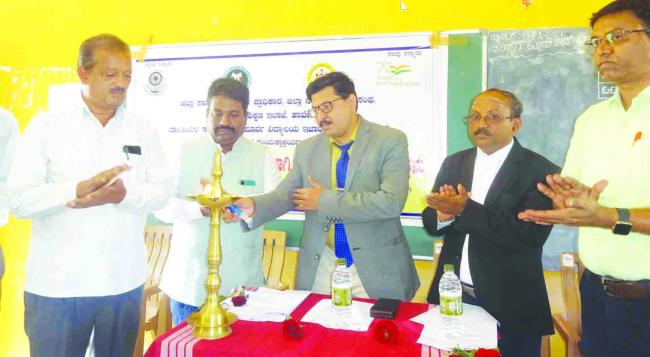  ದೇಶದ ಆರ್ಥಿಕ ಹಾಗೂ ಸಾಮಾಜಿಕ ಅಭಿವೃದ್ಧಿಗೆ ಯುವ ಸಮೂಹದ ಪಾತ್ರ ಪ್ರಮುಖವಾಗಿದೆ -ನ್ಯಾಯಾಧೀಶರಾದ ಬಿ.ಆರ್‌.ಮುತಾಲಿಕ ದೇಸಾಯಿ 