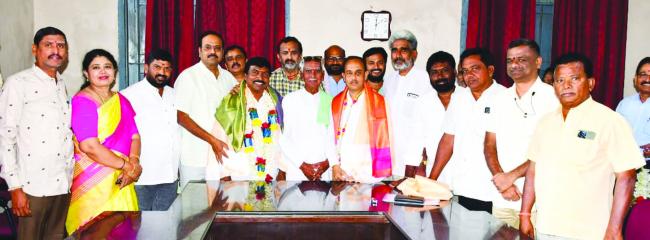 ಜನತಾ ಬಜಾರ್ ಅಧ್ಯಕ್ಷರಾಗಿ ಕೆ.ಎ. ವೇಮಣ್ಣ, ಉಪಾಧ್ಯಕ್ಷರಾಗಿ ಎಸ್‌. ಮುಜಾಹಿದ್ ಆಯ್ಕೆ