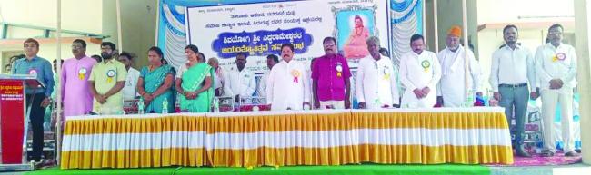 ಜನ ಸಾಮಾನ್ಯ ಕವಿ ಜ್ಞಾನಿ ವಿಜ್ಞಾನಿ ವಿಮರ್ಶಕ ಚಿಕಿತ್ಸಕ ಪ್ರಗತಿಪರ ವಚನಕಾರ ಸಿದ್ದರಾಮೇಶ್ವರ - ತಹಶೀಲ್ದಾರ್ ವಿಶ್ವನಾಥ