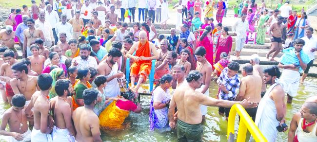ಮನೆಗಳಂತೆಯೇ ಮಠಗಳನ್ನು ಕಾಪಾಡಿಕೊಳ್ಳಬೇಕು