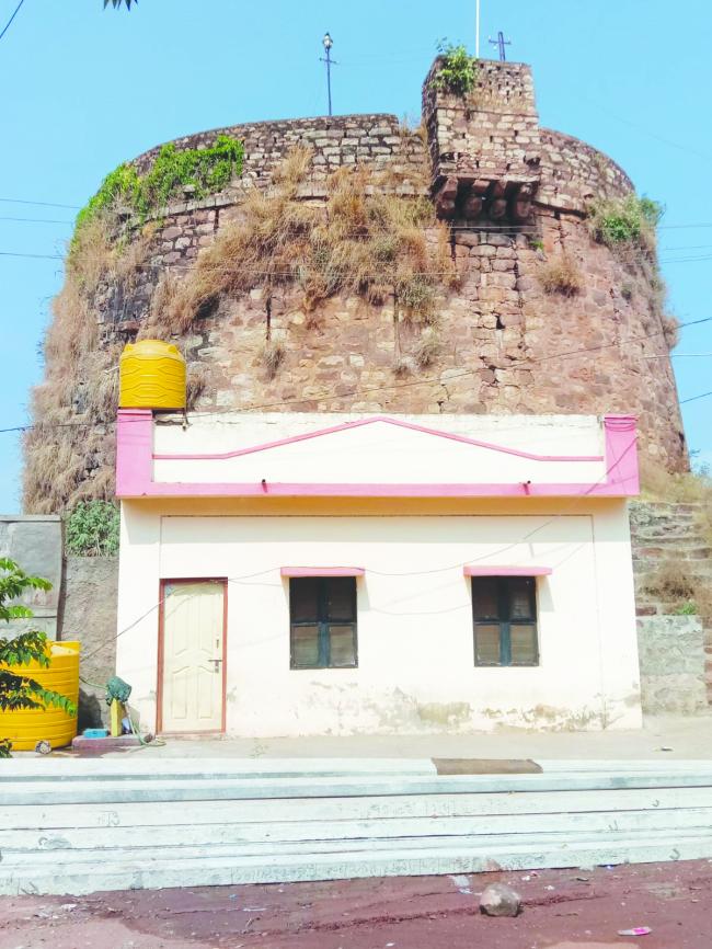 ಅಳಿವಿನ ಅಂಚಿಗೆ ಪುರಾತನ ಕಾಲದ ಕೋಟೆ