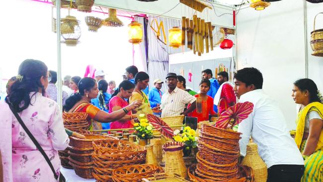 ಫಲ-ಪುಷ್ಪ, ಕೃಷಿ ವಸ್ತು ಪ್ರದರ್ಶನ, ಸ್ವ-ಸಹಾಯ ಸಂಘದ ಮಳಿಗೆಗಳ ಉದ್ಘಾಟನೆ