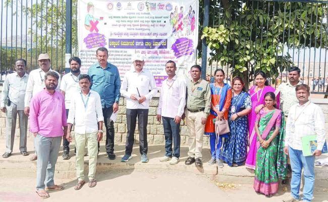 ಗವಿಸಿದ್ದೇಶ್ವರ ಜಾತ್ರೆಯಲ್ಲಿ “ಬಾಲ್ಯವಿವಾಹ ನಿಷೇಧ ಕಾಯ್ದೆಗಳ ಕುರಿತು ಅರಿವು