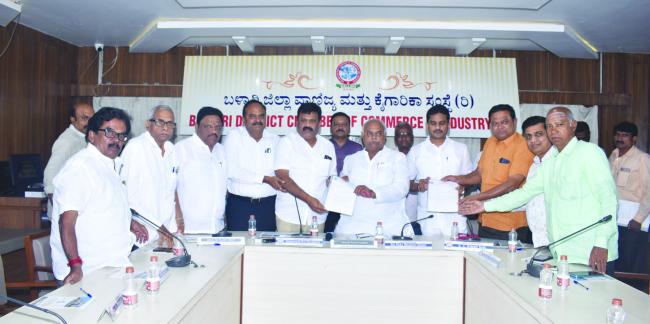 ಬಳ್ಳಾರಿಯಲಿ ಚಿಲ್ಲಿ ಮಾರುಕಟ್ಟೆ ಎಪಿಎಂಸಿಯಿಂದ ಐದು ಕೋಟಿ ರೂ. -ಸಚಿವ ಶಿವಾನಂದ ಪಾಟೀಲ ಭರವಸೆ 