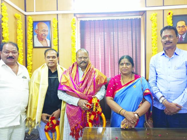 ಸಂಸದ ಈ ತುಕಾರಾಂ ಅವರ ನೂತನ ಕಚೇರಿ ಉದ್ಘಾಟನೆ