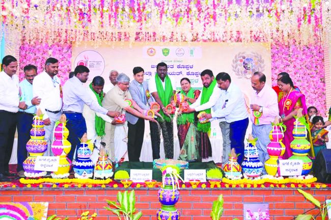 ರೈತರು ಸಾವಯವ ಕೃಷಿಗೆ ಒತ್ತು ನೀಡಬೇಕು- ಶಾಸಕ ಕೆ.ರಾಘವೇಂದ್ರ ಹಿಟ್ನಾಳ