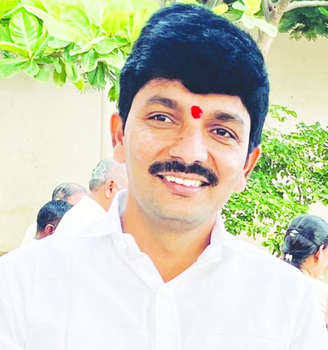 ಎಸ್‌.ಎಸ್‌.ಎಲ್‌.ಸಿ ಪರೀಕ್ಷೆಯಲ್ಲಿ ಪ್ರಥಮ ಸ್ಥಾನ ಪಡೆಯುವ ಮಕ್ಕಳಿಗೆ ಲ್ಯಾಪಟಾಪ್ ನೀಡಲು ನಿರ್ಧಾರ: ಯತ್ನಾಳ 