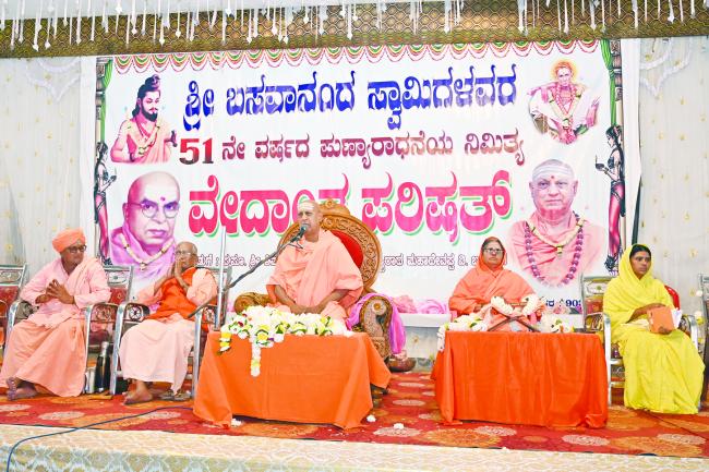 ಜಾತಿ, ಧರ್ಮ, ಕುಲಗೋತ್ರ ನೋಡದೆ ಸಾಧಕರಿಗೆ ಆತ್ಮ ಸಾಕ್ಷಾತ್ಕಾರ ಮಾಡುವವ ನಿಜವಾದ ಗುರು - ಡಾ.ಶಿವಕುಮಾರ ಶ್ರೀಗಳು. 