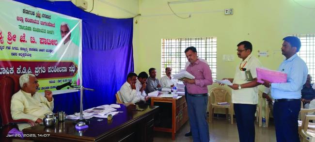 ಬೀಳಗಿ ತಾಪಂ ಸಭಾಭವನದಲ್ಲಿ ಜರುಗಿದ ಪ್ರಗತಿ ಪರೀಶೀಲನಾ ಸಭೆ 