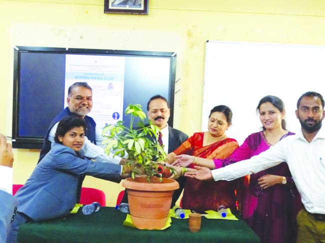 ಅಕ್ಕಮಹಾದೇವಿ ಮಹಿಳಾ ವಿಶ್ವವಿದ್ಯಾನಿಲಯದಲ್ಲಿ ಆಯೋಜಿಸಿದ್ದ ವುಮೆನ್ ಮೀಡಿಯಾ ಕ್ಲಬ್ ಕಾರ್ಯಕ್ರಮ