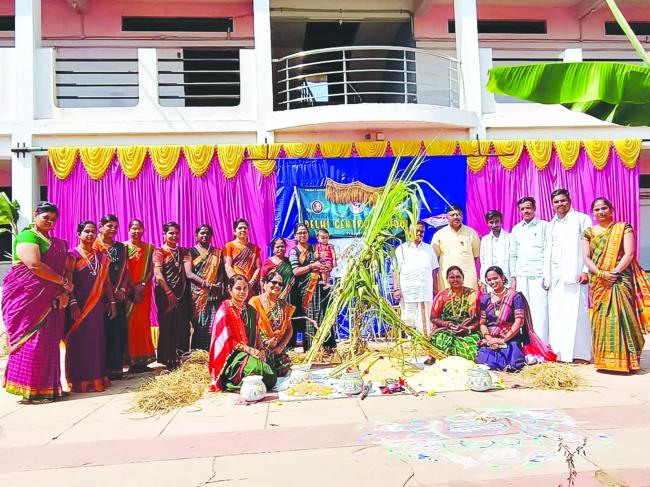 ಐತಿಹ್ಯ ಪರಂಪರೆಯ ಮಕರ ಸಂಕ್ರಾಂತಿ: ಹಬ್ಬ ಆಚರಿಸಿ ಸಂಭ್ರಮಿಸಿದ ವಿದ್ಯಾರ್ಥಿಗಳು  