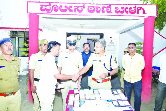 ಕಳೆದ ಹೋದ 40 ಮೊಬೈಲ್ ಪತ್ತೆ: ವಾರಸುದಾರರಿಗೆ ಹಸ್ತಾಂತರ