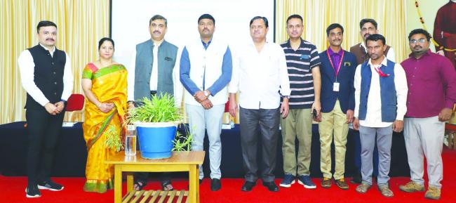 ವೈಕಲ್ಯ ಮೀರಿ ಸಾಧನೆಗೆ ಒತ್ತು ನೀಡಿದಾಗ ಯಶಸ್ಸು ಪ್ರಾಪ್ತಿ: ಸಂತೋಷ ಕಾಮಗೌಡ