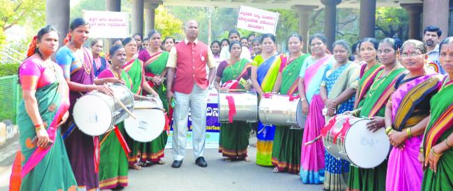 ಮಹಿಳೆಯರಿಗೆ ಬಹಳಷ್ಟು ಸೌಲಭ್ಯಗಳನ್ನು ನೀಡಲಾಗಿದೆ- ಜಿಲ್ಲಾಧಿಕಾರಿ ನಲಿಲ್ ಅತುಲ್