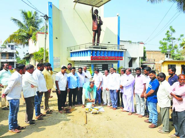 ಶಾಲಾ ಕೊಠಡಿ, ರಸ್ತೆ ಅಭಿವೃದ್ಧಿ ಕಾಮಗಾರಿಗೆ ಪೂಜೆ