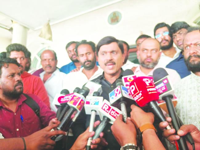 ಶ್ರೀರಾಮುಲು ಪ್ರಚಾರದಲ್ಲಿ ವರಷ್ಟರಂತೆ ನಡೆದುಕೊಳ್ಳುವೆ: ಜನಾರ್ಧನರೆಡ್ಡಿ