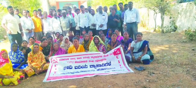 ಬೀದಿ ಬದಿ ವ್ಯಾಪಾರಸ್ಥರಲ್ಲಿ ಒಡಕು ಮೂಡಿಸುತ್ತಿರುವ ಪುರಸಭೆಯ ಆಡಳಿತ ವರ್ಗದ ನೀತಿಗೆ ವಿರೋಧ 