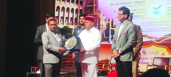 ತಹಶೀಲ್ದಾರ ಶ್ರೀನಿವಾಸ್ ಮೂರ್ತಿ ಕುಲಕರ್ಣಿಗೆ ರಾಜ್ಯ ಪ್ರಶಸ್ತಿ