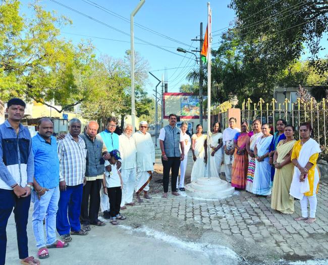 ಅವಳಿ ನಗರದ 15 ನೇ ವಾರ್ಡಿನ ಬಸವೇಶ್ವರನಗರದಲ್ಲಿ  76 ನೇ ಗಣರಾಜ್ಯೋತ್ಸವ ಆಚರಣೆ