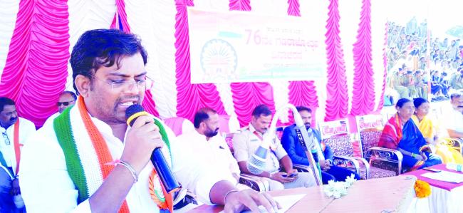 ನಮ್ಮ ದೇಶದ ಆತ್ಮ ಸಂವಿಧಾನ : ಶಾಸಕ ಡಾ.ಚಂದ್ರು ಲಮಾಣಿ