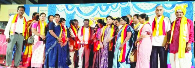 ಜೋಗತಿ ನೃತ್ಯ ಹಾಗೂ ಜಾನಪದ ಸಂಗೀತ ಮತ್ತು ವಿವಿಧ ಕ್ಷೇತ್ರಗಳಲ್ಲಿ ಸಾಧನೆ ಮಾಡಿದ ಸಾಧಕರಿಗೆ ಸನ್ಮಾನ ಕಾರ್ಯಕ್ರಮ