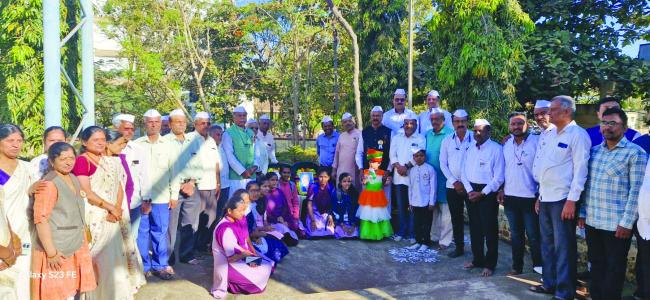 ಕನ್ನಡ ಸಾಹಿತ್ಯ ಪರಿಷತ್ತ ವತಿಯಿಂದ ಏರಿ​‍್ಡಸಿದ್ದ 76 ಗಣರಾಜ್ಯೋತ್ಸವದ ಧ್ವಜಾರೋಹಣ