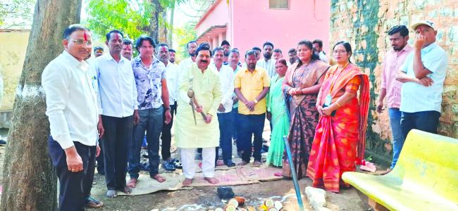 ವಸತಿ ನಿಲಯ ಕೊಠಡಿ ನಿರ್ಮಾಣ ಕಾಮಗಾರಿಗೆ ಶಾಸಕ ಐಹೊಳೆ ಚಾಲನೆ