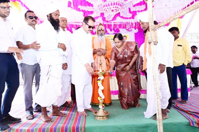 ವಿವಿಧ ಕಾಮಗಾರಿಗಳಿಗೆ ಚಾಲನೆ, ಸೇವೆ ಮಾಡಿ ಮತ ಋಣ ತೀರಿಸುವೆ: ಶಾಸಕ ನಾಡಗೌಡ