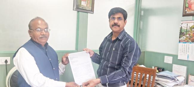 ವಾಲ್ಮೀಕಿ ನಿಗದ ಚೇತನ ಕೋಳರಗಿಯವನ್ನು ಮುಂದೊರೆಸಲು ಮನವಿ