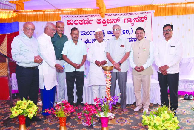 ಯುವಕರು ಸ್ವಉದ್ಯೋಗ ಮಾಡಿ: ಸಂಸದ ರಮೇಶ ಜಿಗಜಿಣಗಿ  