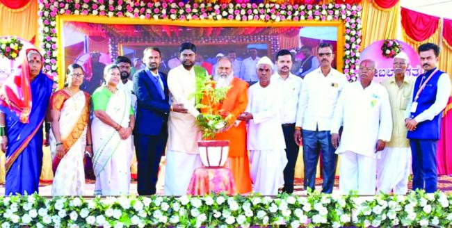 ಗ್ಲೋಬಲ್ ಪಬ್ಲಿಕ್ ಶಾಲೆಯ ಪ್ರತಿಭಾ ಪುರಸ್ಕಾರ ಹಾಗು ಸಾಂಸ್ಕೃತಿಕ ಸಮಾರಂಭ