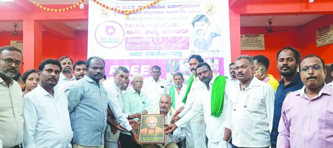 ಆರೋಗ್ಯ ಶಿಬಿರಗಳು ಬಡವರಿಗೆ ಅನೂಕೂಲ-ಮಹಾಂತಯ್ಯನಮಠ