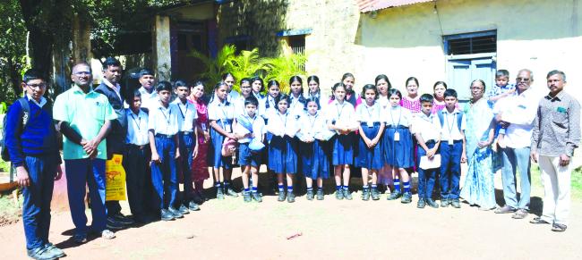 ಬಡವರು, ನಿರ್ಗತಿಕರಿಗೆ ಸೇವೆ ಮಾಡಿದರೆ ಮನಸ್ಸಿಗೆ ನೆಮ್ಮದಿ: ದೇಸಾಯಿ 