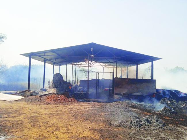 ಕಬ್ಬಿನ ಹೊಲಕ್ಕೆ ಬೆಂಕಿ ಅಪಾರ ಪ್ರಮಾಣದ ಹಾನಿ