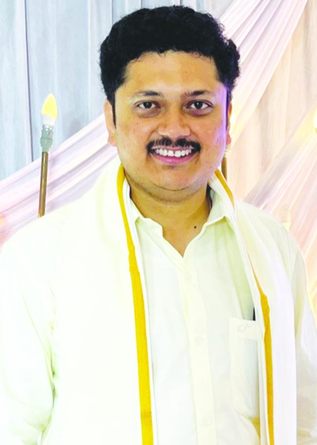 ಮೆಡಿಸಿನ್ ವಿಭಾಗದಲ್ಲಿ ಕಾಲೇಜ್ ಟಾಪರ್ ಆಗಿ ಉತ್ತೀರ್ಣ: ಅಭಿಷೇಕಸ್ವಾಮಿ