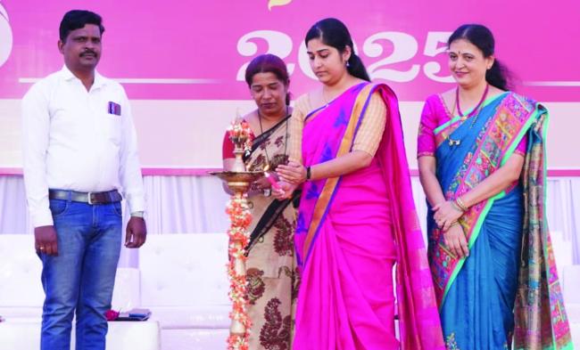 ಗೃಹಿಣಿಯರು ಉದ್ಯೋಗಗಳನ್ನು ಸೃಷ್ಟಿಸಬಹುದು: ಅಕ್ಷಯಾ ಗೋಖಲೆ 