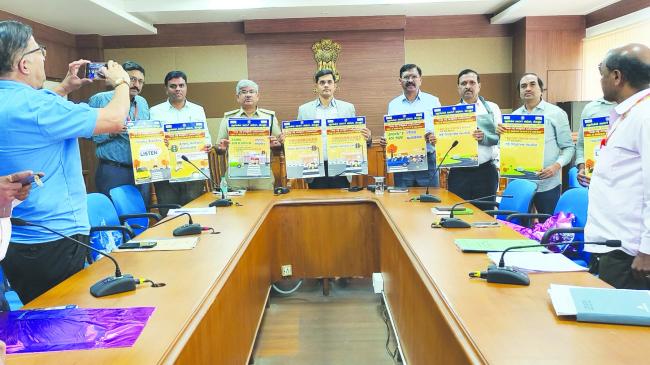 ರಸ್ತೆ ಸುರಕ್ಷತೆಗೆ ಕ್ರಮವಹಿಸಿ - ಜಿಲ್ಲಾಧಿಕಾರಿ ನಲಿನ್ ಅತುಲ್