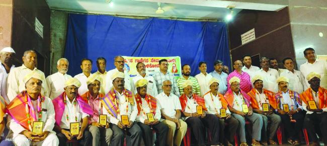 ತಾಳಿಕೋಟಿ ಸಹಕಾರಿ ಬ್ಯಾಂಕ್ ನೂತನ ನಿರ್ದೇಶಕರಿಗೆ ಸನ್ಮಾನ