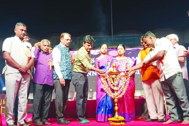 ಐನಾಪೂರ ಪಟ್ಟಣದ ಕೆಆರ್‌ಈ ಶಿಕ್ಷಣ ಸಂಸ್ಥೆಯ ಶತಮಾನೋತ್ಸದ ಸಂಭ್ರಮ