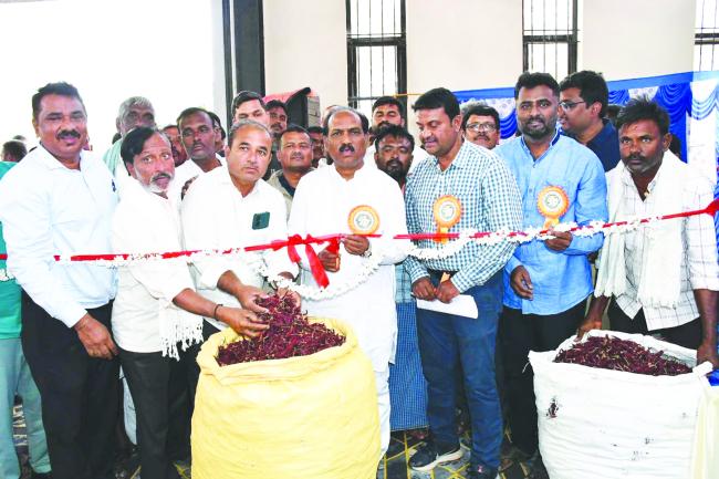 13ನೇ ಒಣ ಮೆಣಸಿನಕಾಯಿ ಮೇಳಕ್ಕೆ ಚಾಲನೆ ಬೆಳಗಾರರಿಗೆ ತರಬೇತಿ ನೀಡಲು ತರಬೇತಿ ಕೇಂದ್ರ ಸ್ಥಾಪನೆ-ಅಬ್ಬಯ್ಯ ಪ್ರಸಾದ್‌